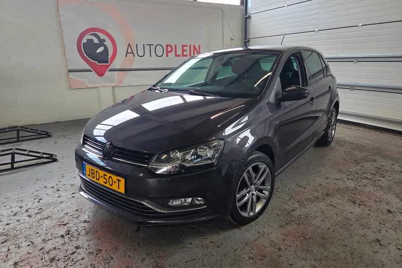 Volkswagen Polo (2015)