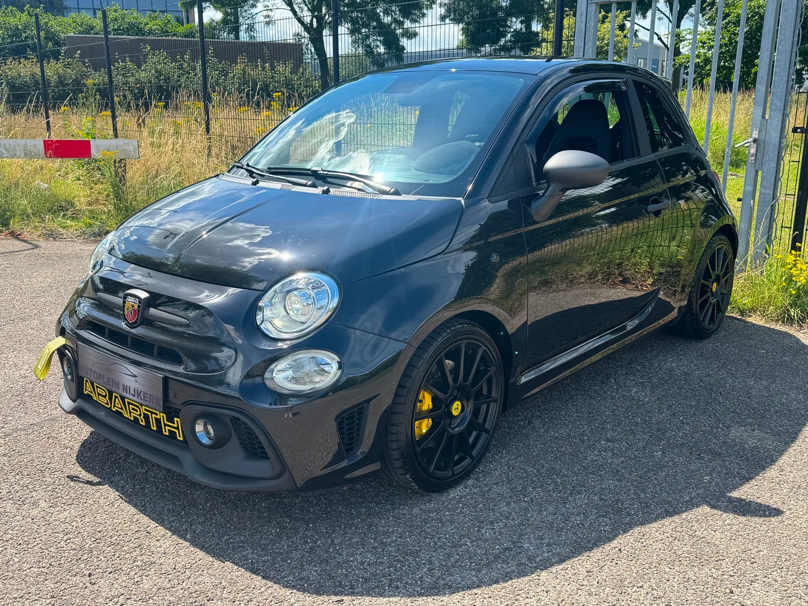 Abarth 695 (2023) — foto 1