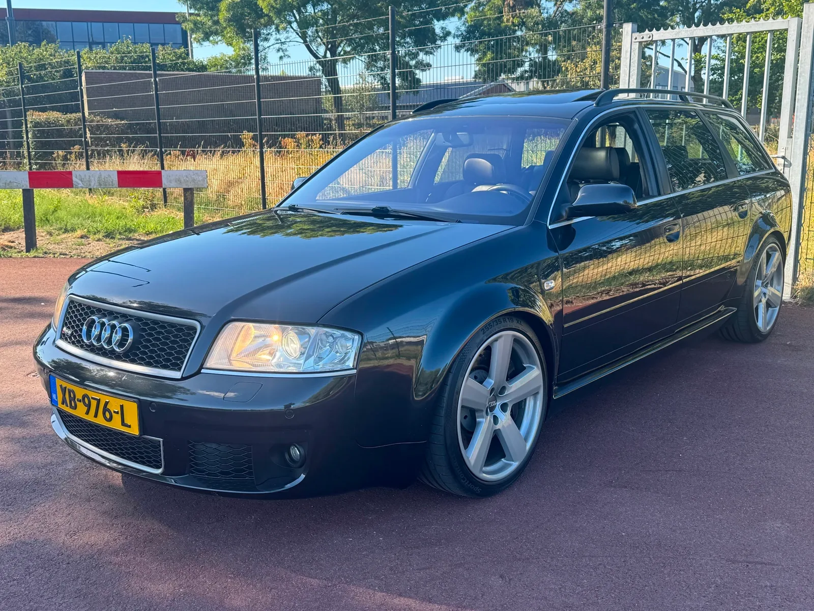 Audi RS 6 (2002) — foto 1