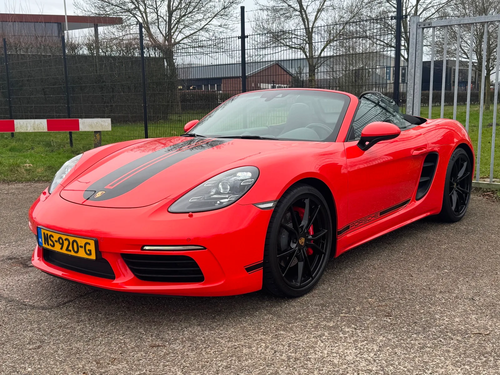 Porsche 718 Boxster (2017) — foto 1