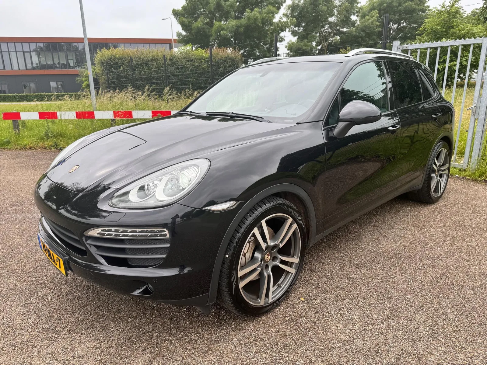 Porsche Cayenne (2010) — foto 1