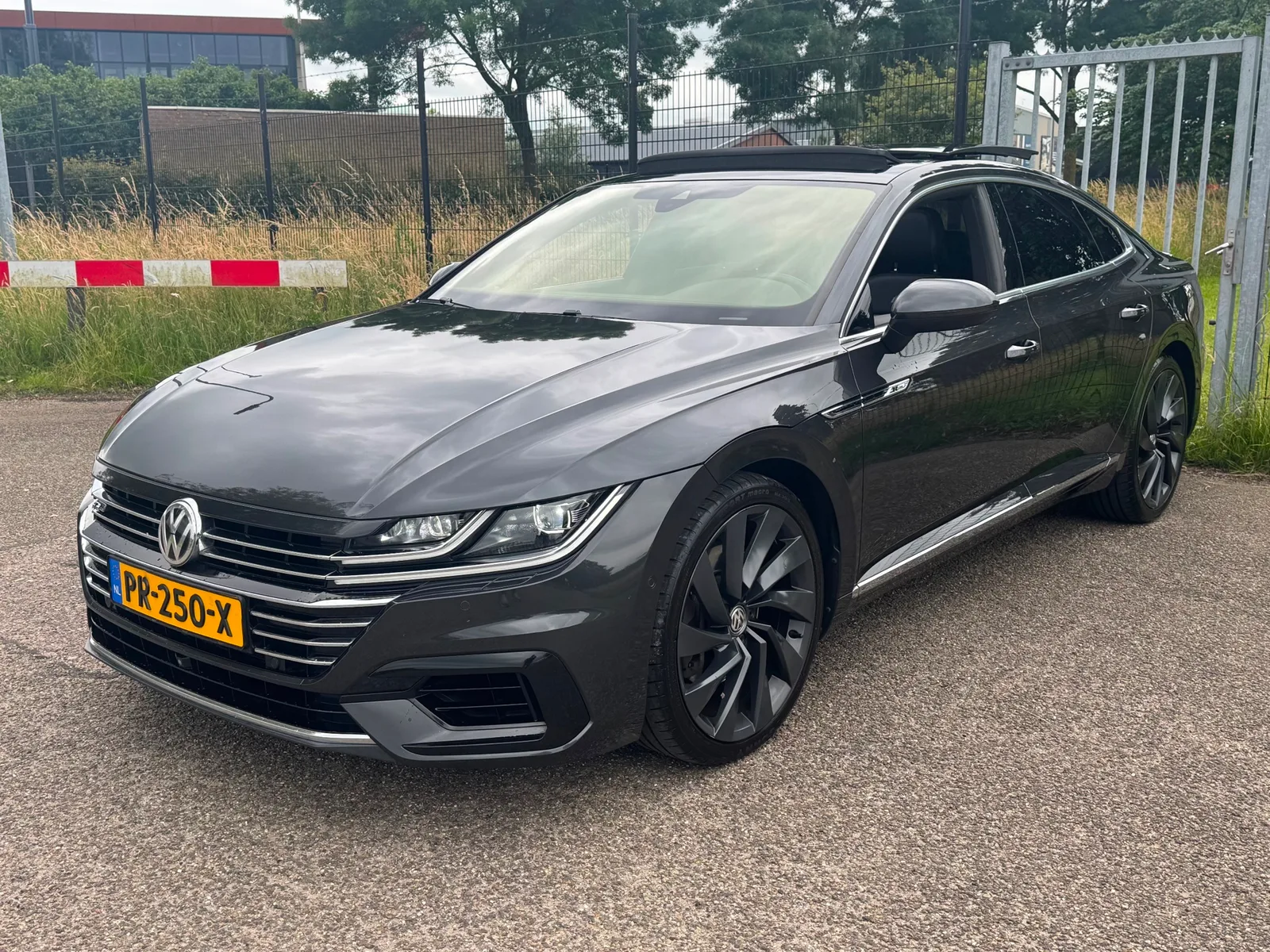 Volkswagen Arteon (2017) — foto 1