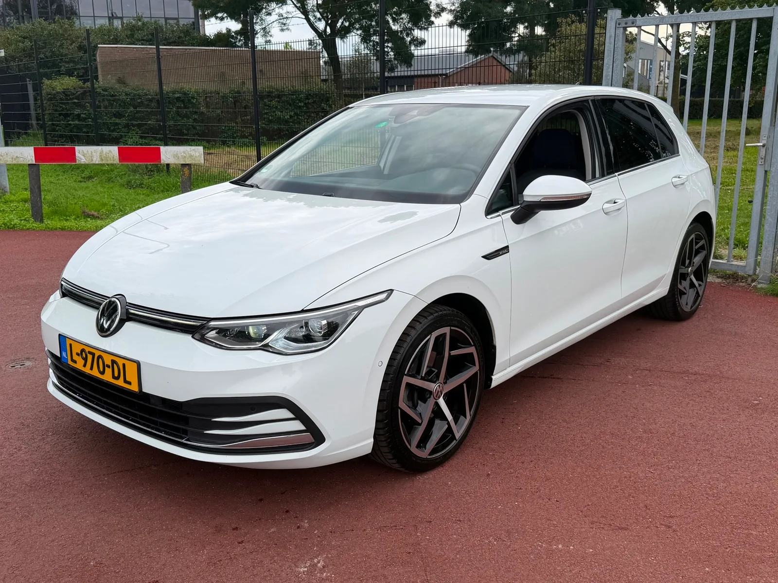 Volkswagen Golf (2020) — foto 1
