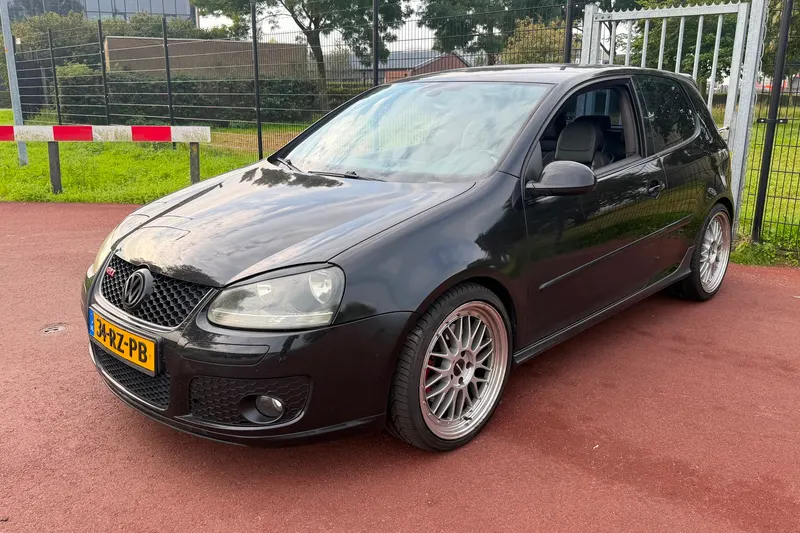 Volkswagen Golf (2005)