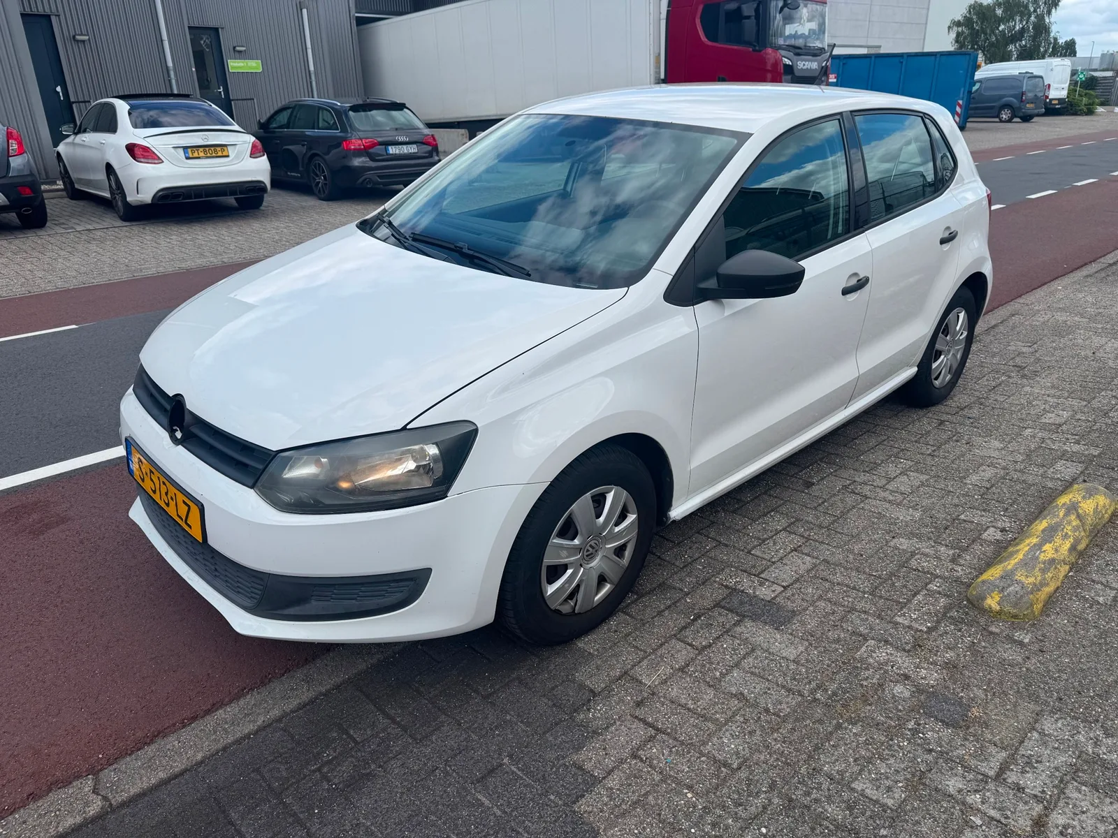 Volkswagen Polo (2009) — foto 1