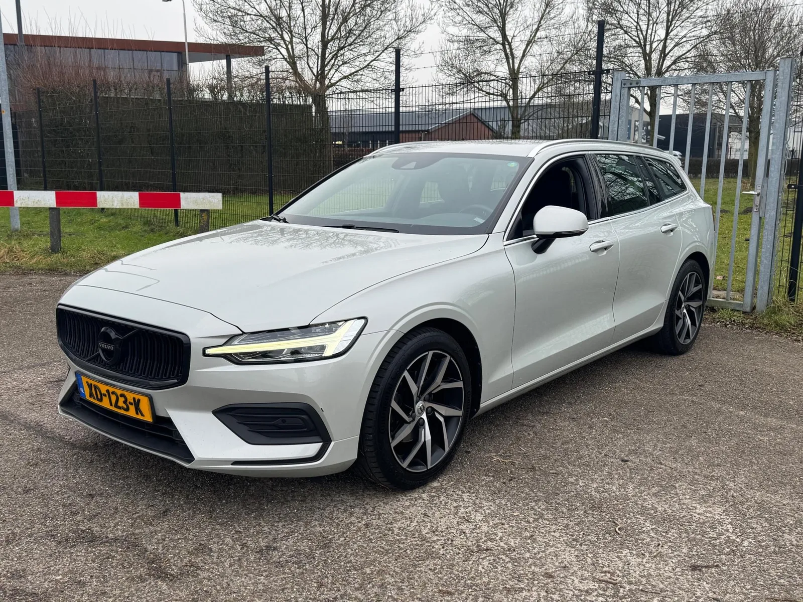 Volvo V60 (2018) — foto 1
