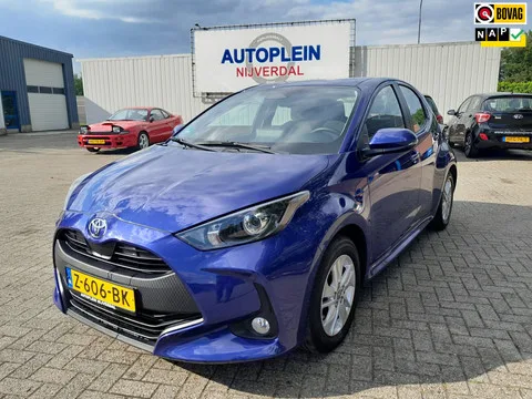 Toyota Yaris (2024) — foto 1