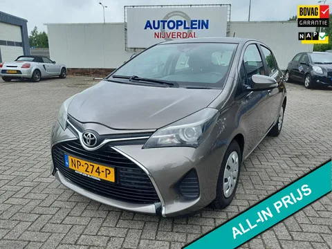 Toyota Yaris (2017) — foto 1