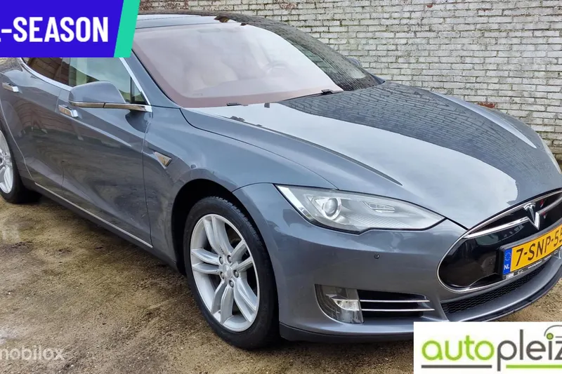 Tesla Model S (2013)