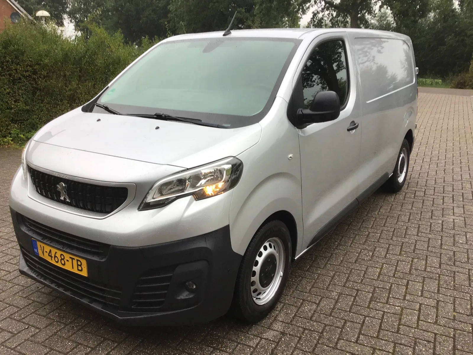 Peugeot Expert (2018) — foto 1