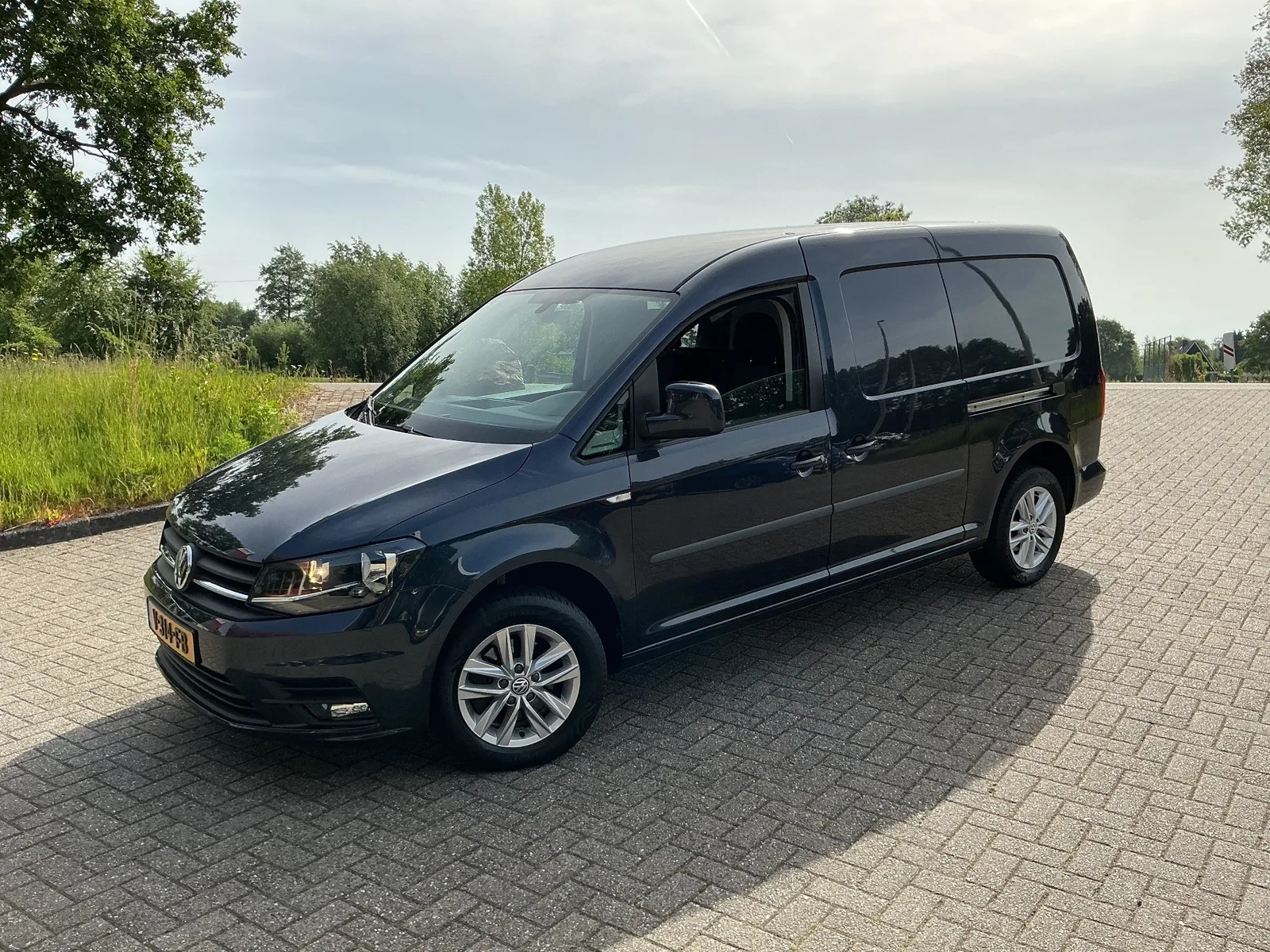 Volkswagen Caddy (2017) — foto 1