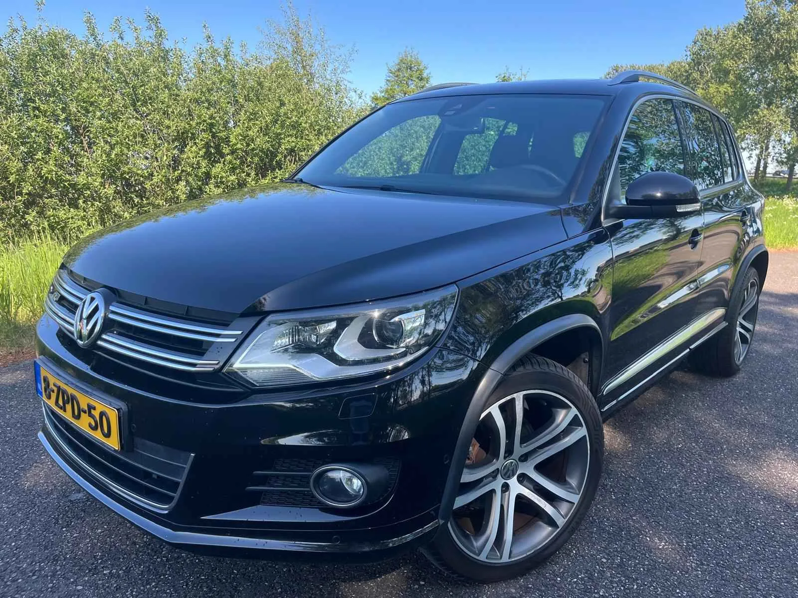Volkswagen Tiguan (2015) — foto 1