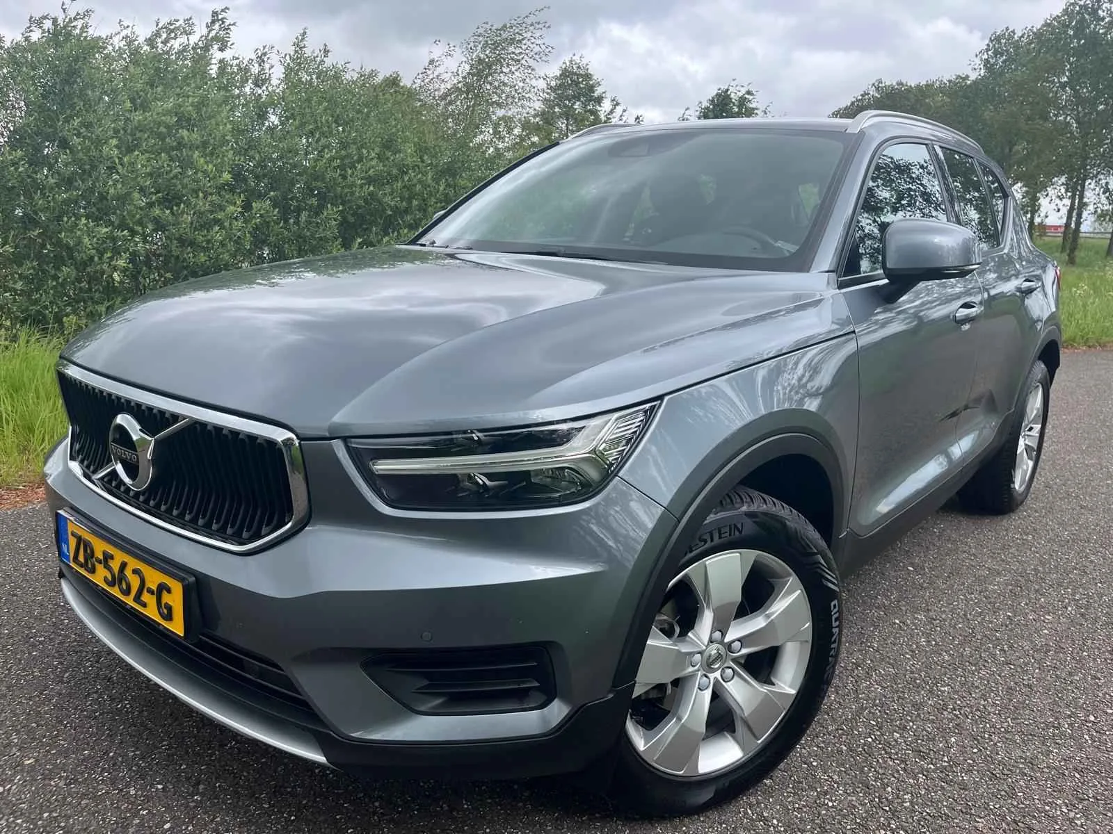 Volvo XC40 (2019) — foto 1