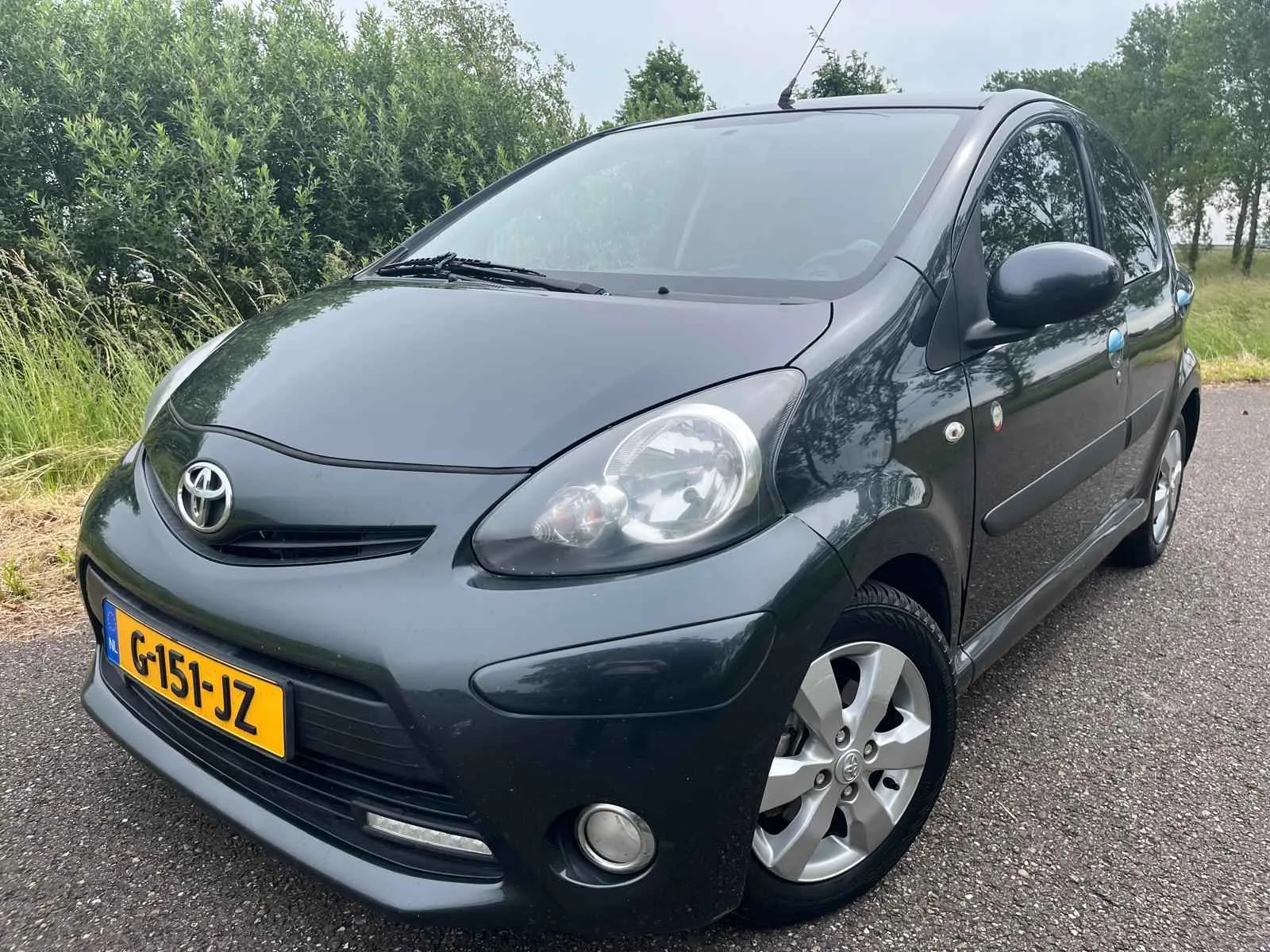Toyota Aygo (2014) — foto 1