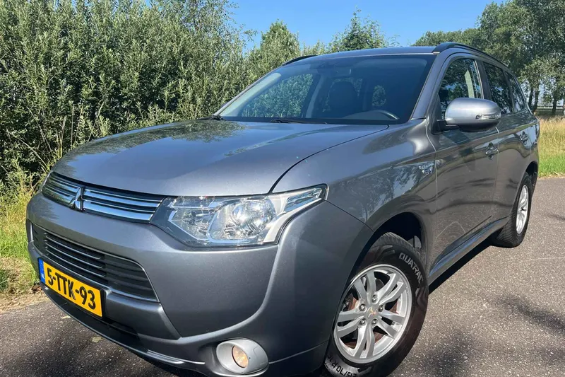 Mitsubishi Outlander (2014)
