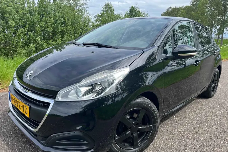 Peugeot 208 (2017)