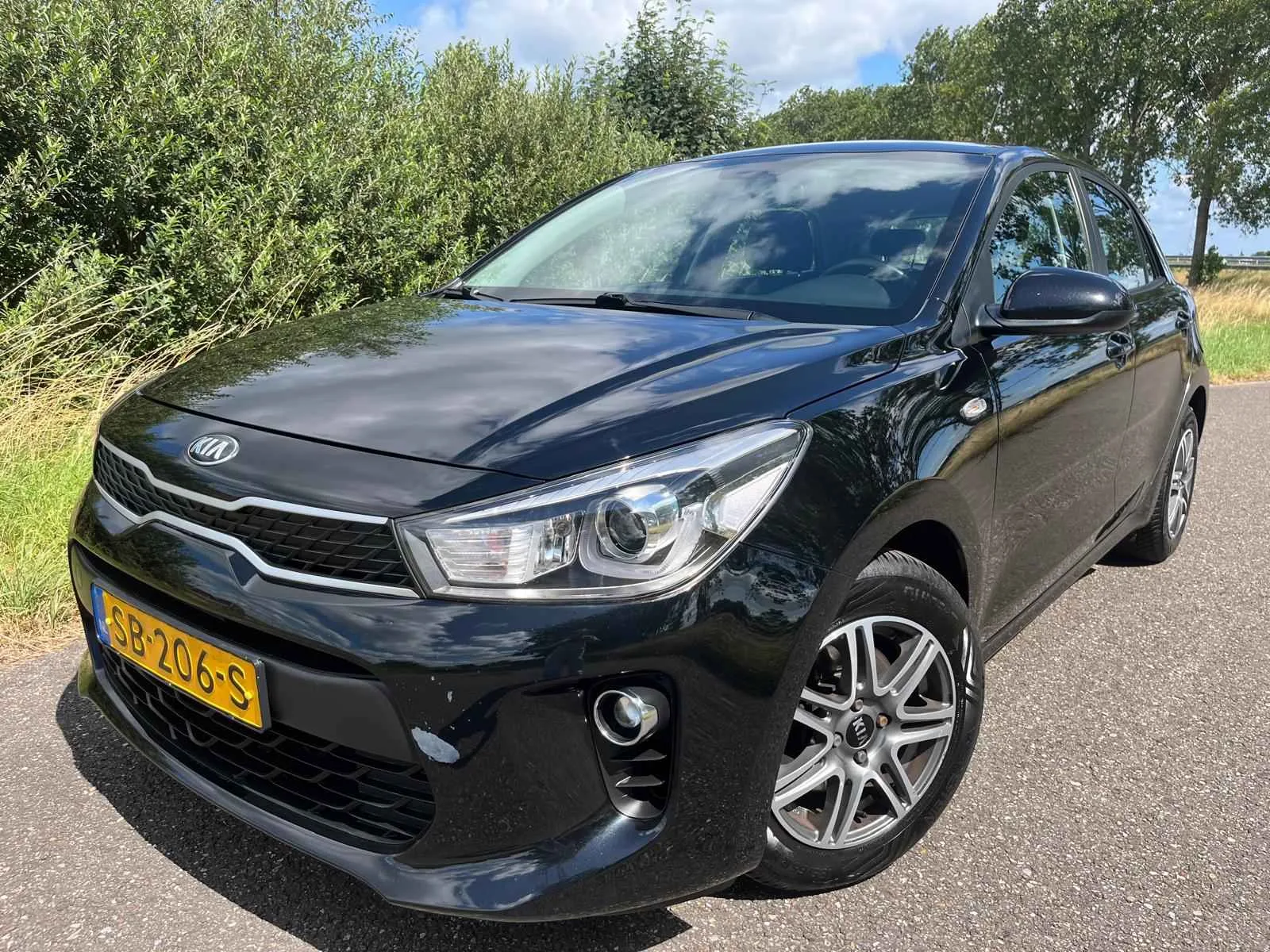 Kia Rio (2018) — foto 1