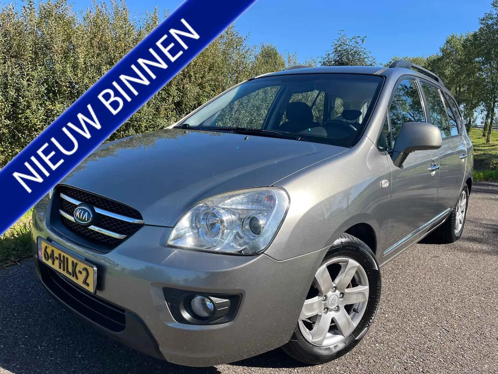 Kia Carens (2009) — foto 1