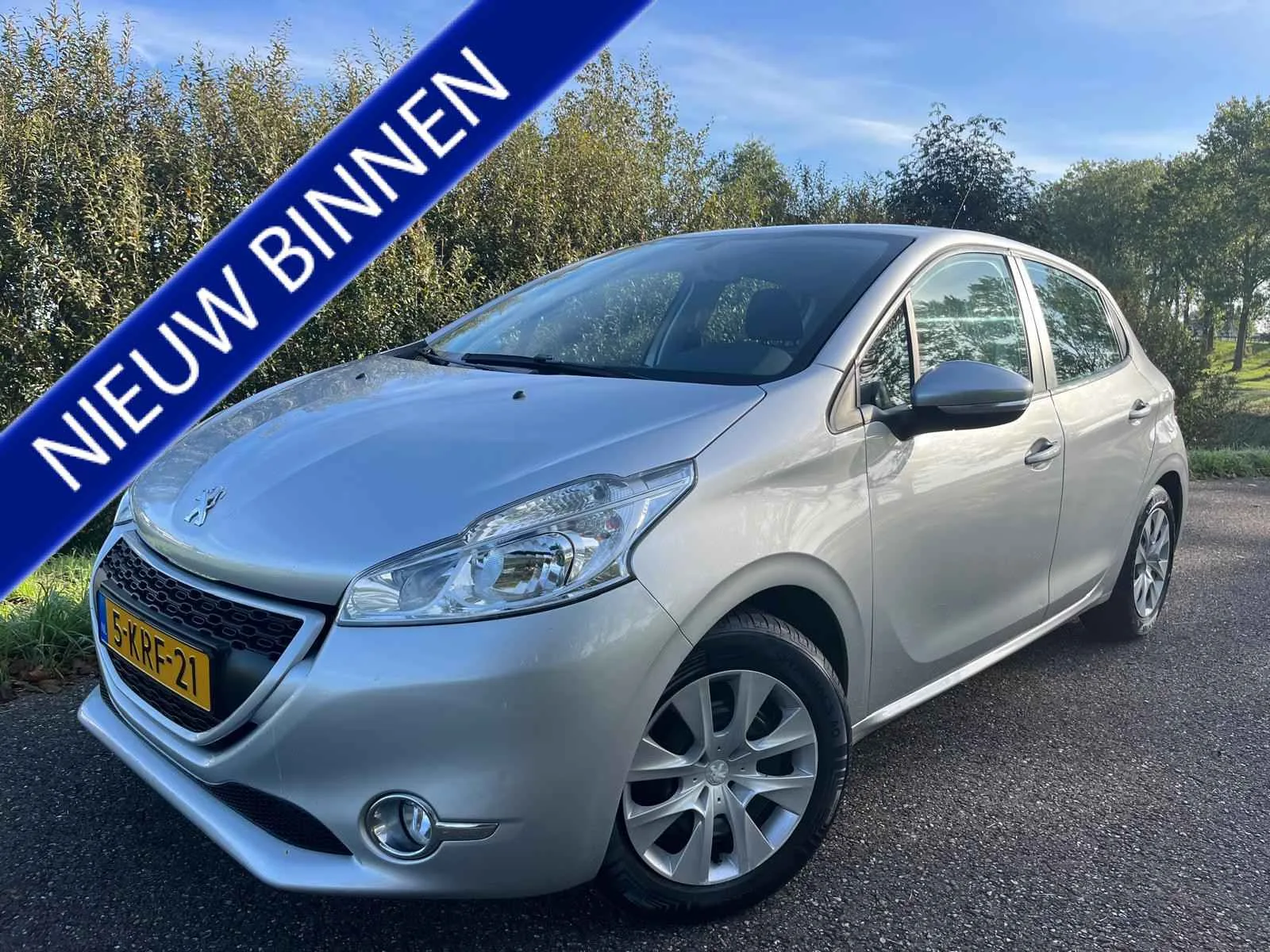 Peugeot 208 (2013) — foto 1
