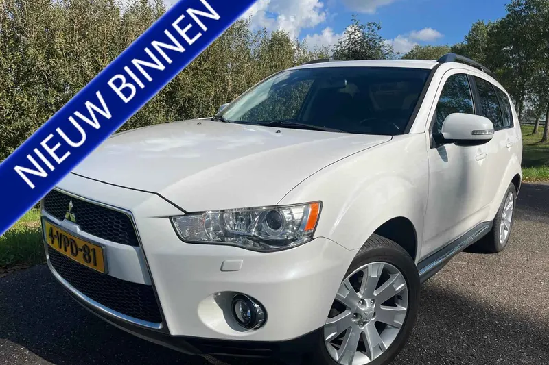 Mitsubishi Outlander (2011)