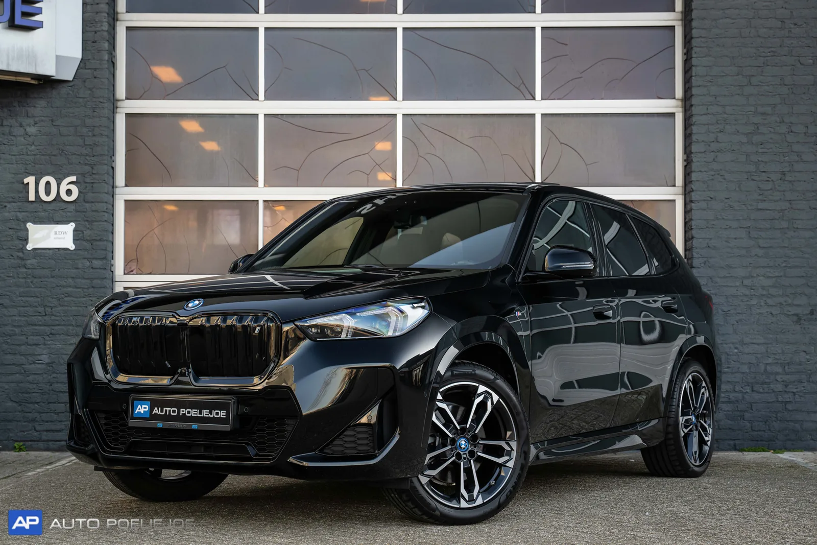 BMW iX1 (2023) — foto 1