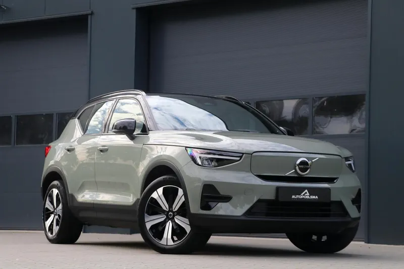 Volvo XC40 (2023)
