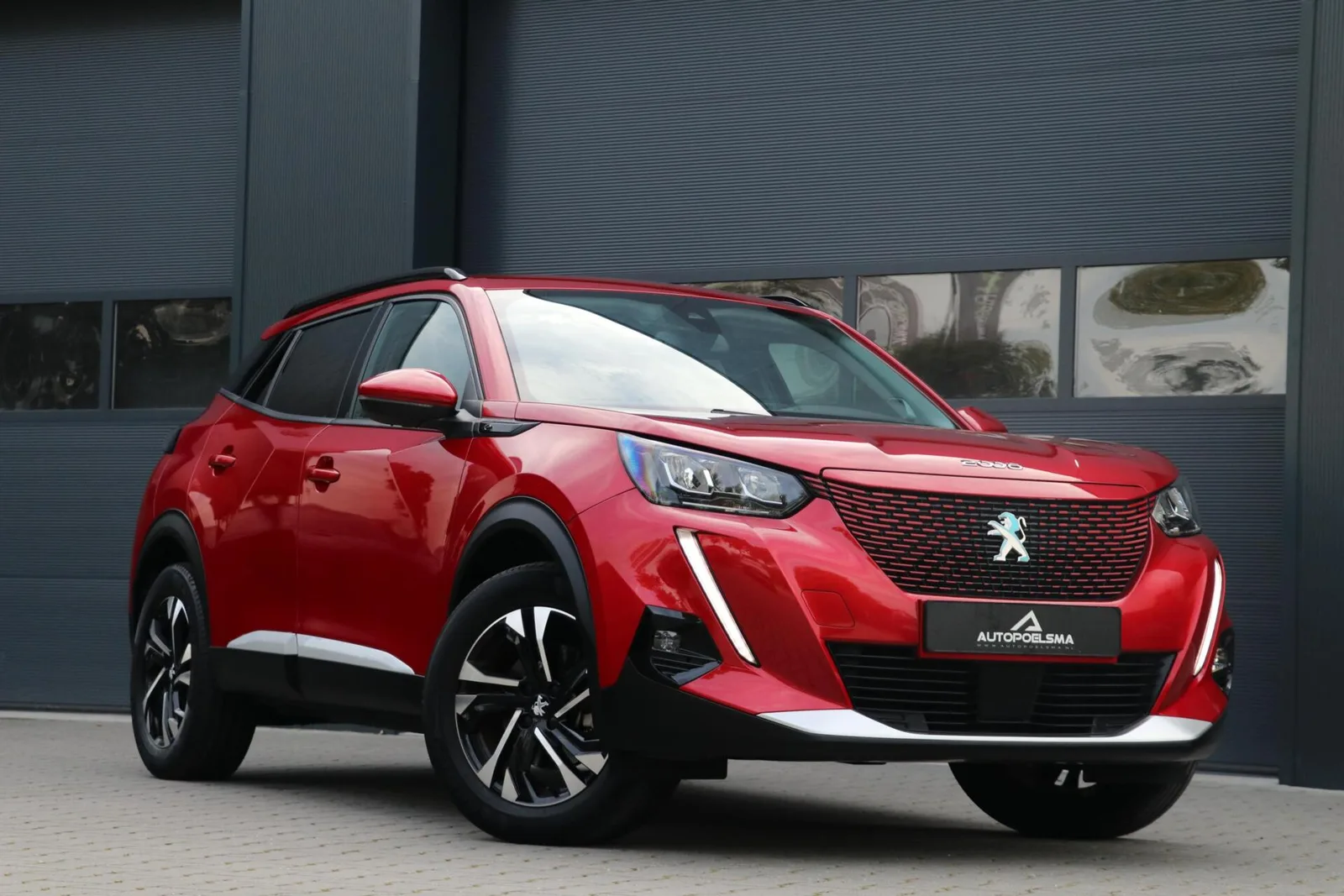 Peugeot e-2008 (2022) — foto 1