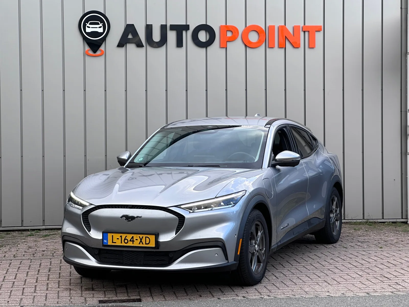 Ford Mustang Mach-E (2021) — foto 1