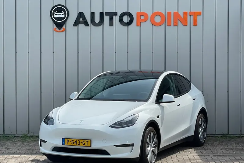 Tesla Model Y (2022)