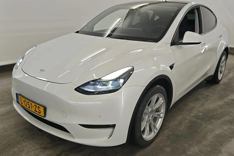 Tesla Model Y (2021)