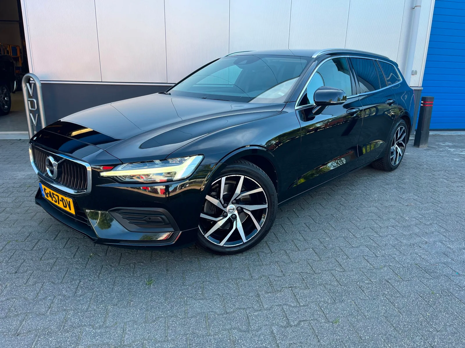 Volvo V60 (2019) — foto 1
