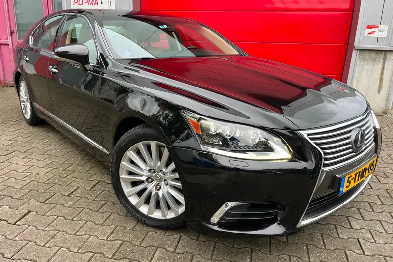 Lexus LS (2014)