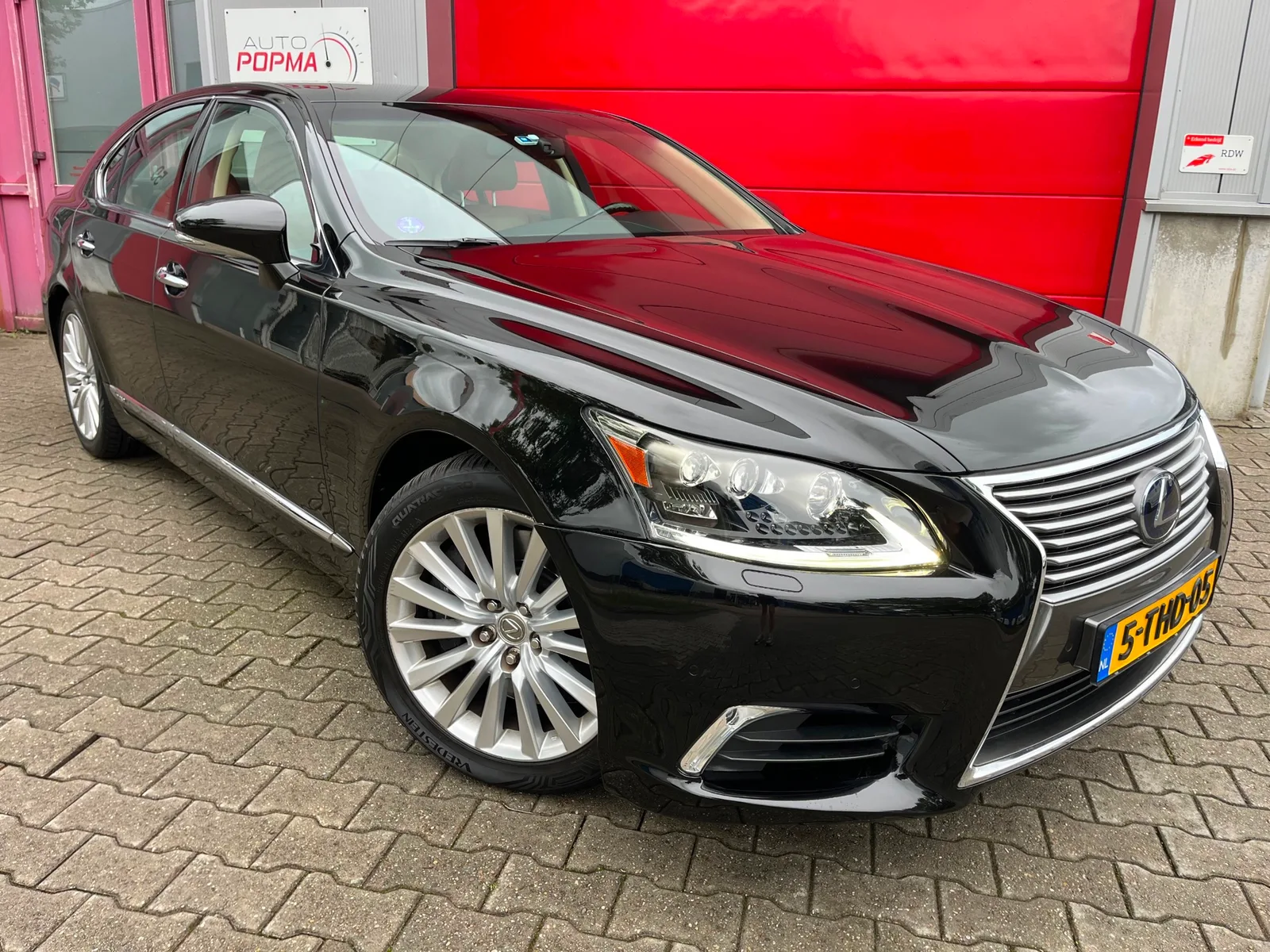 Lexus LS (2014) — foto 1