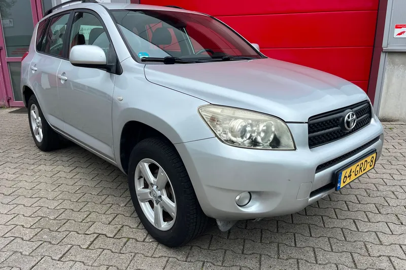 Toyota RAV4 (2008)