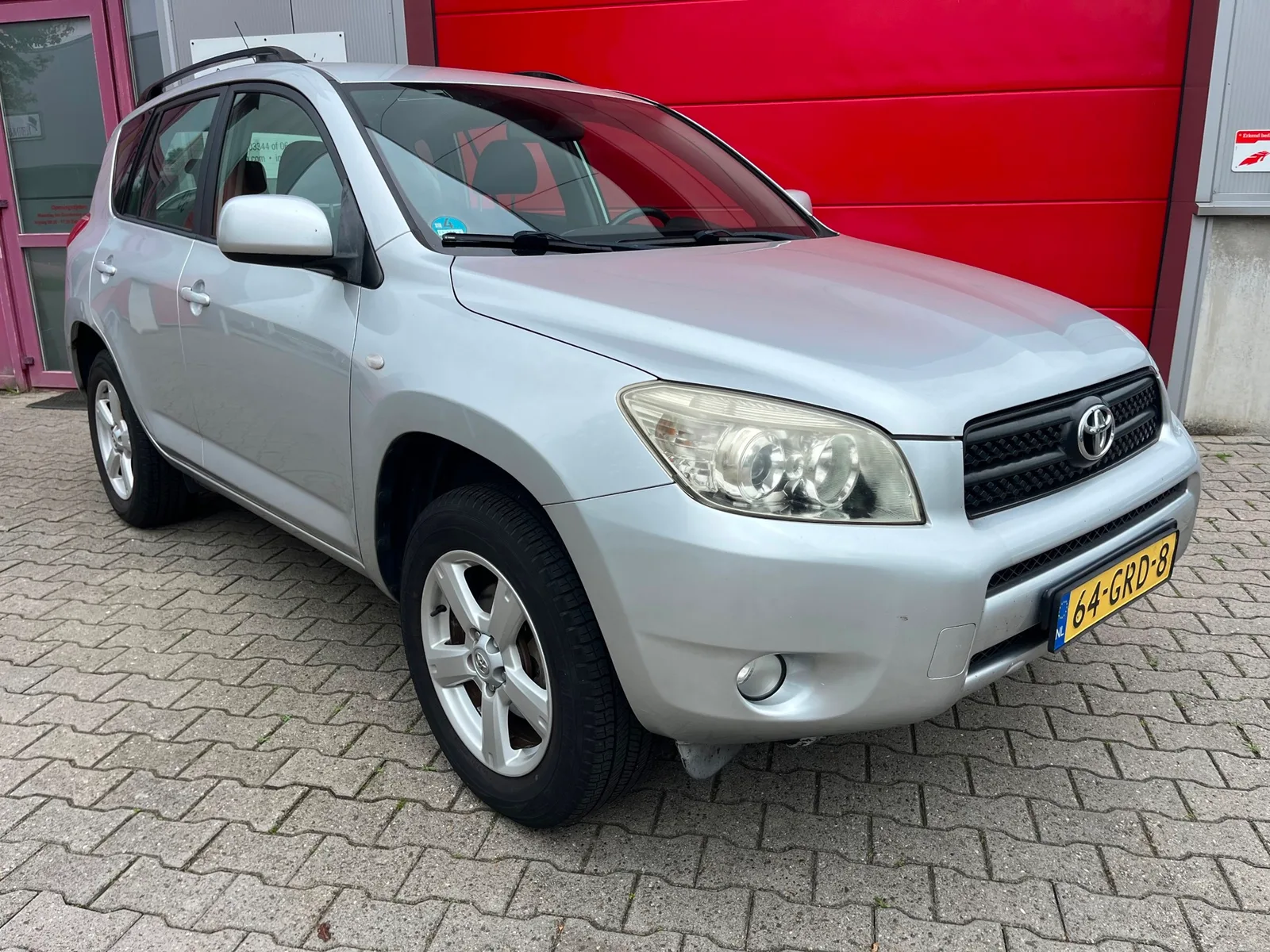 Toyota RAV4 (2008) — foto 1