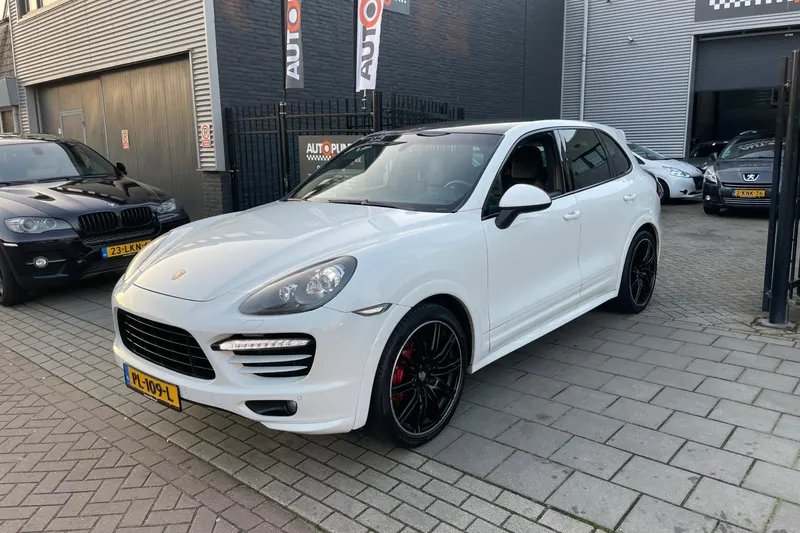Porsche Cayenne (2012)