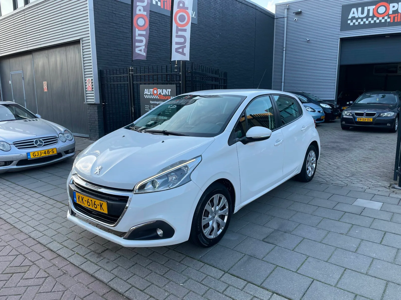 Peugeot 208 (2016) — foto 1