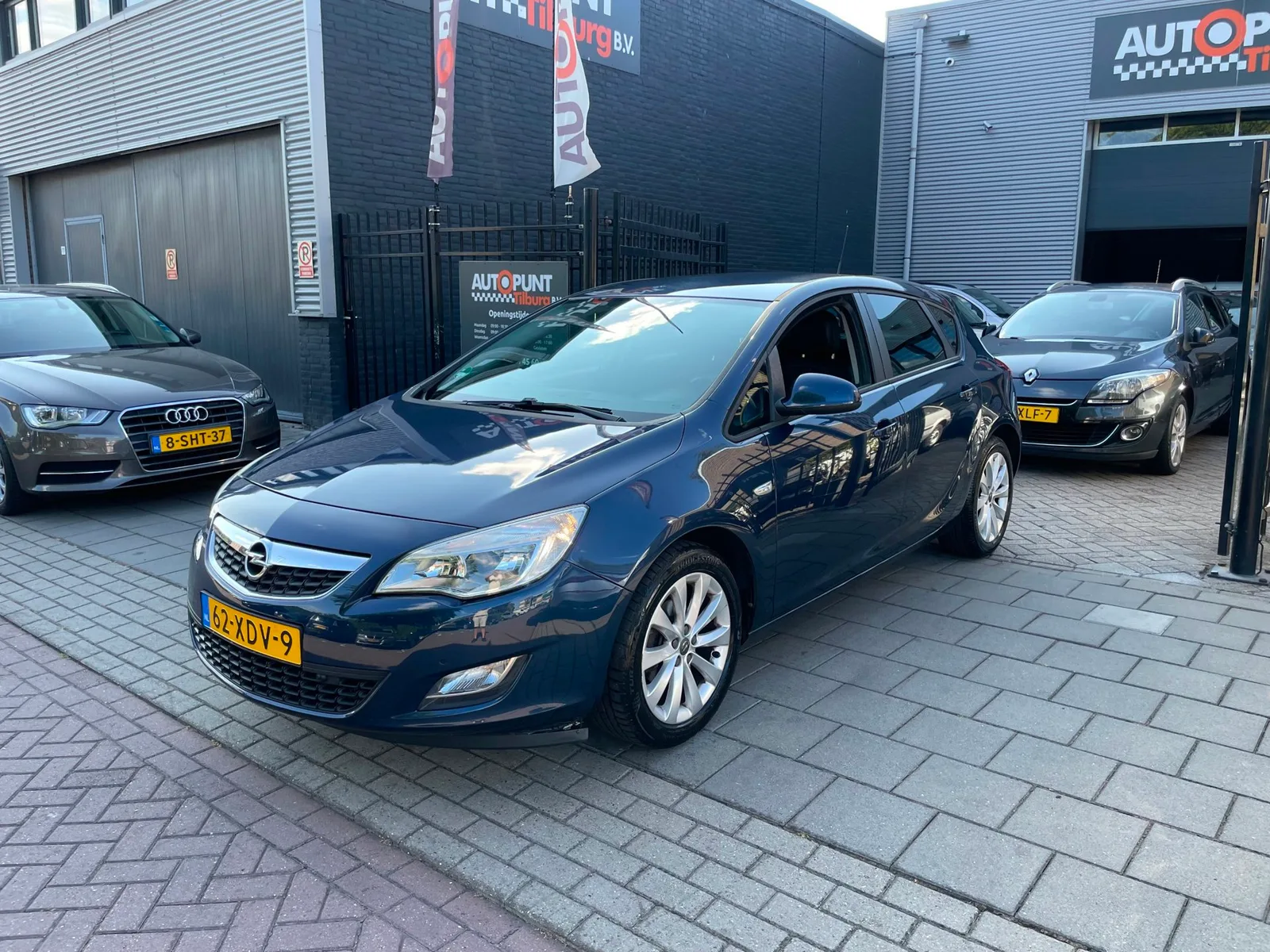 Opel Astra (2012) — foto 1