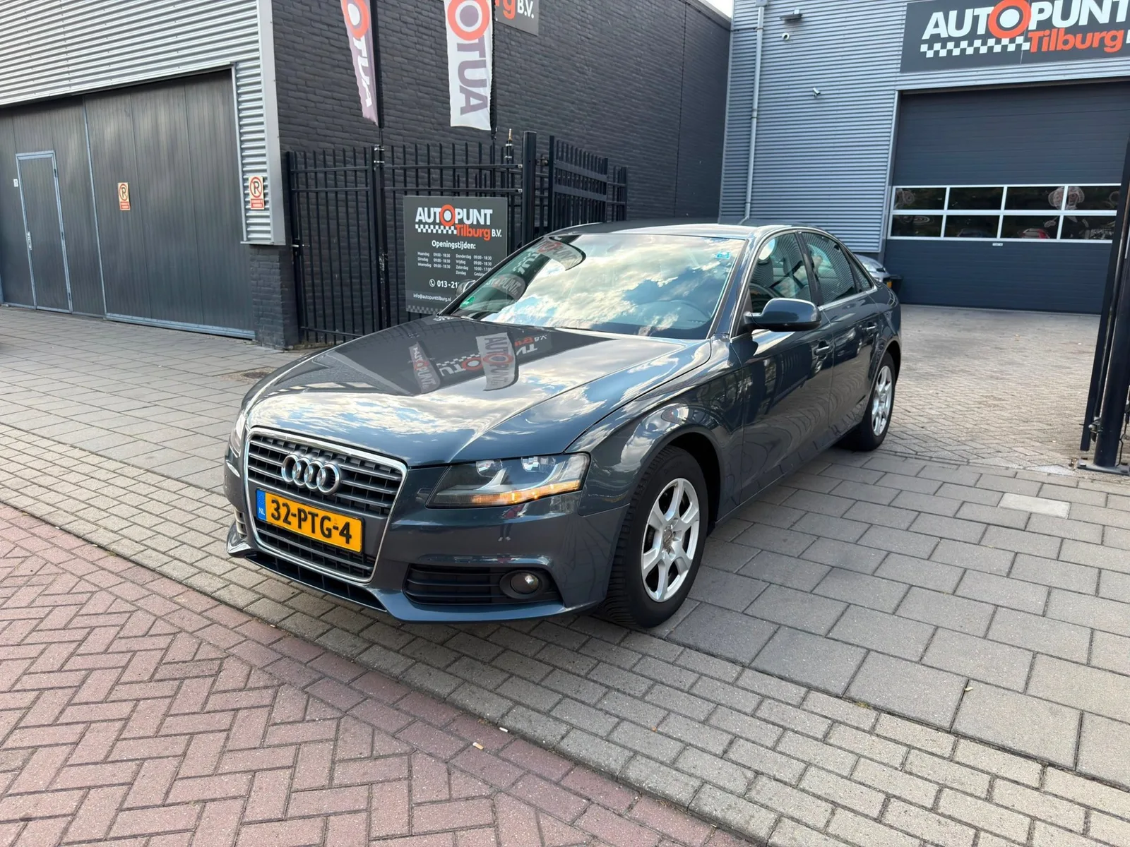 Audi A4 (2011) — foto 1