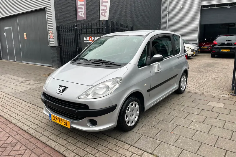 Peugeot 1007 (2006)
