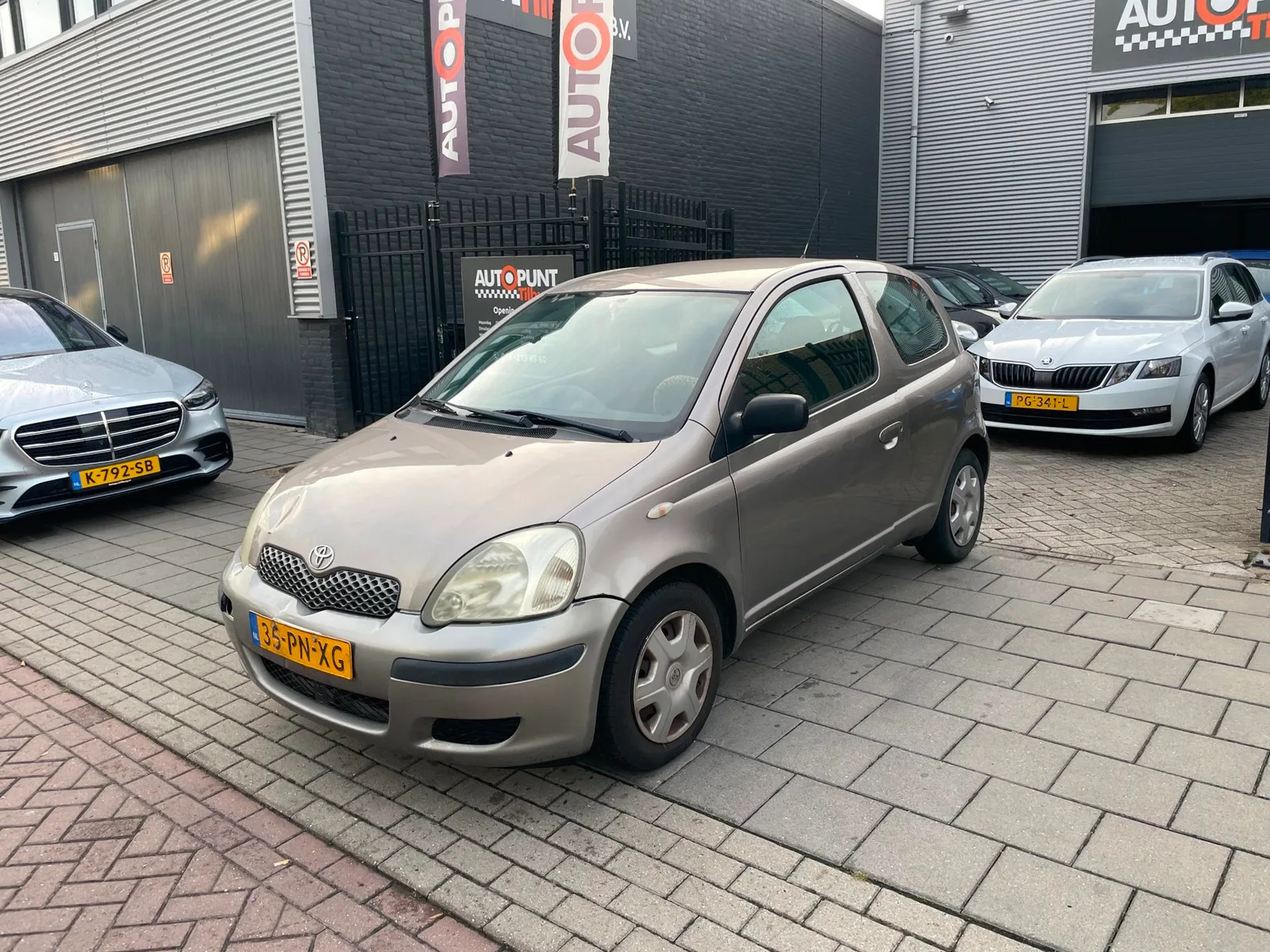 Toyota Yaris (2004) — foto 1