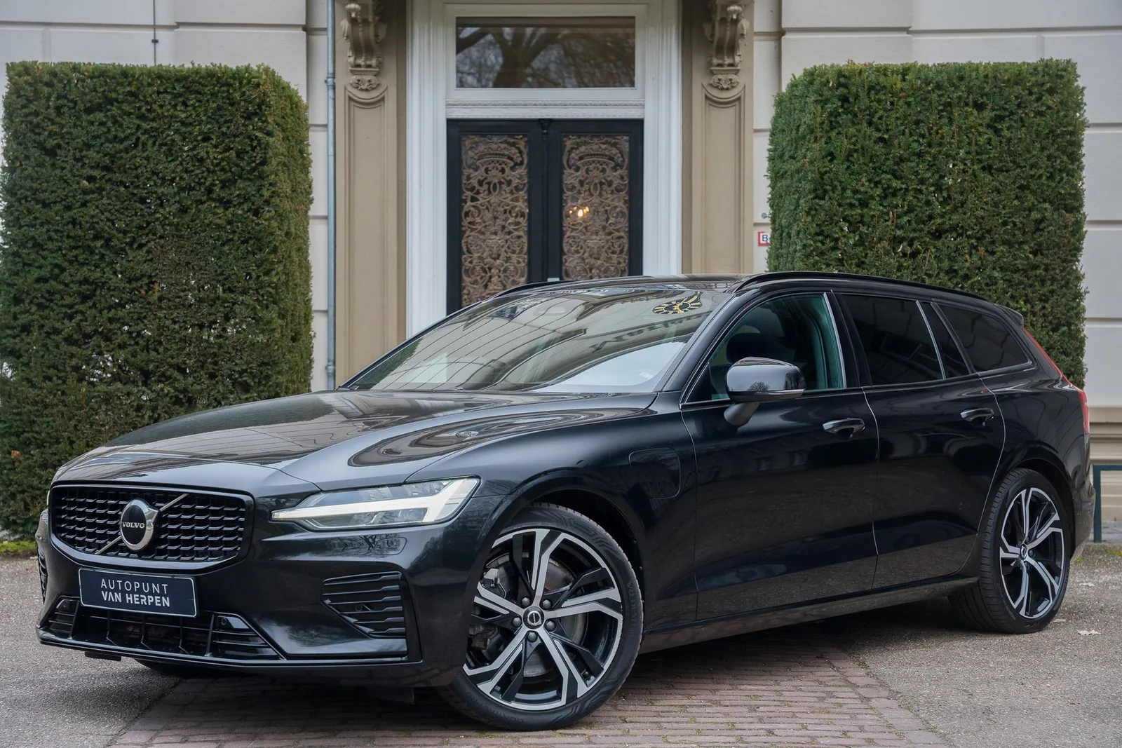 Volvo V60 (2022) — foto 1