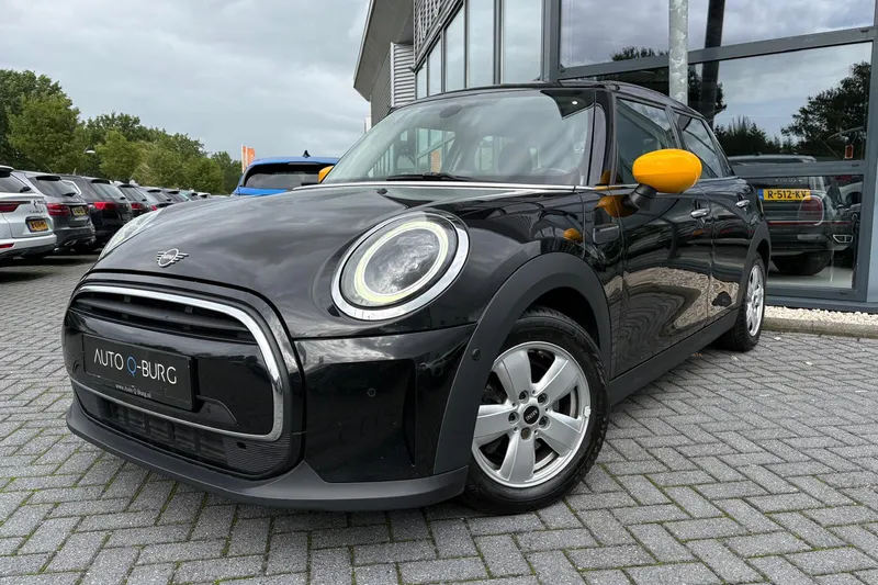MINI One (2021)