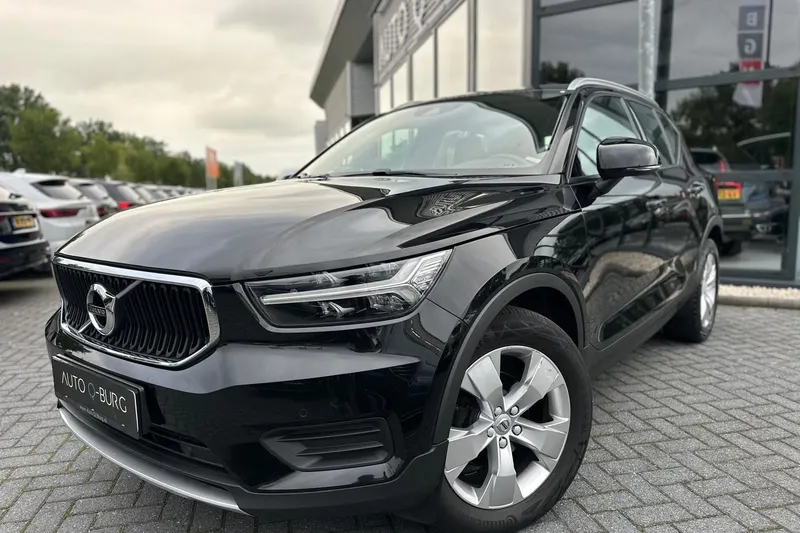 Volvo XC40 (2022)