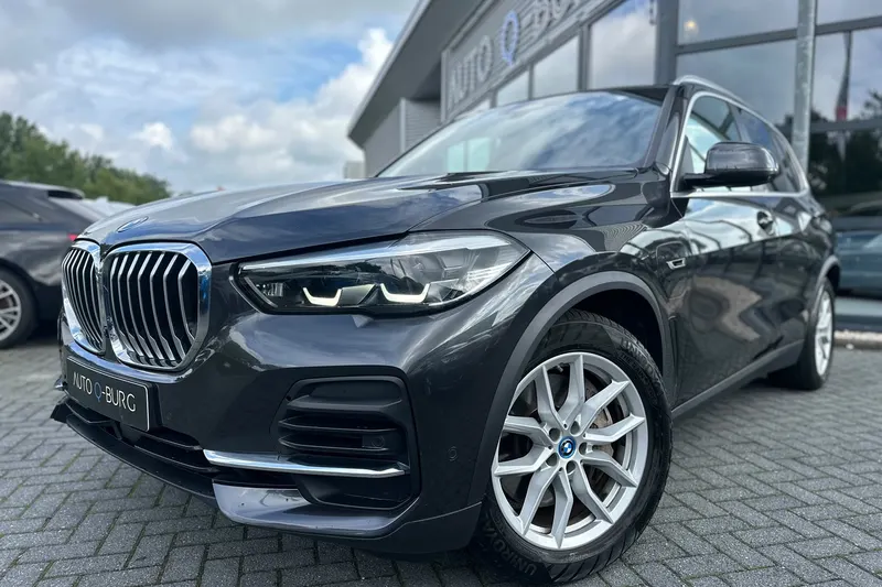 BMW X5 (2023)
