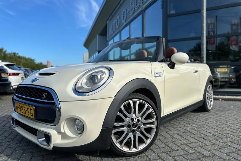 MINI Cabrio (2016)