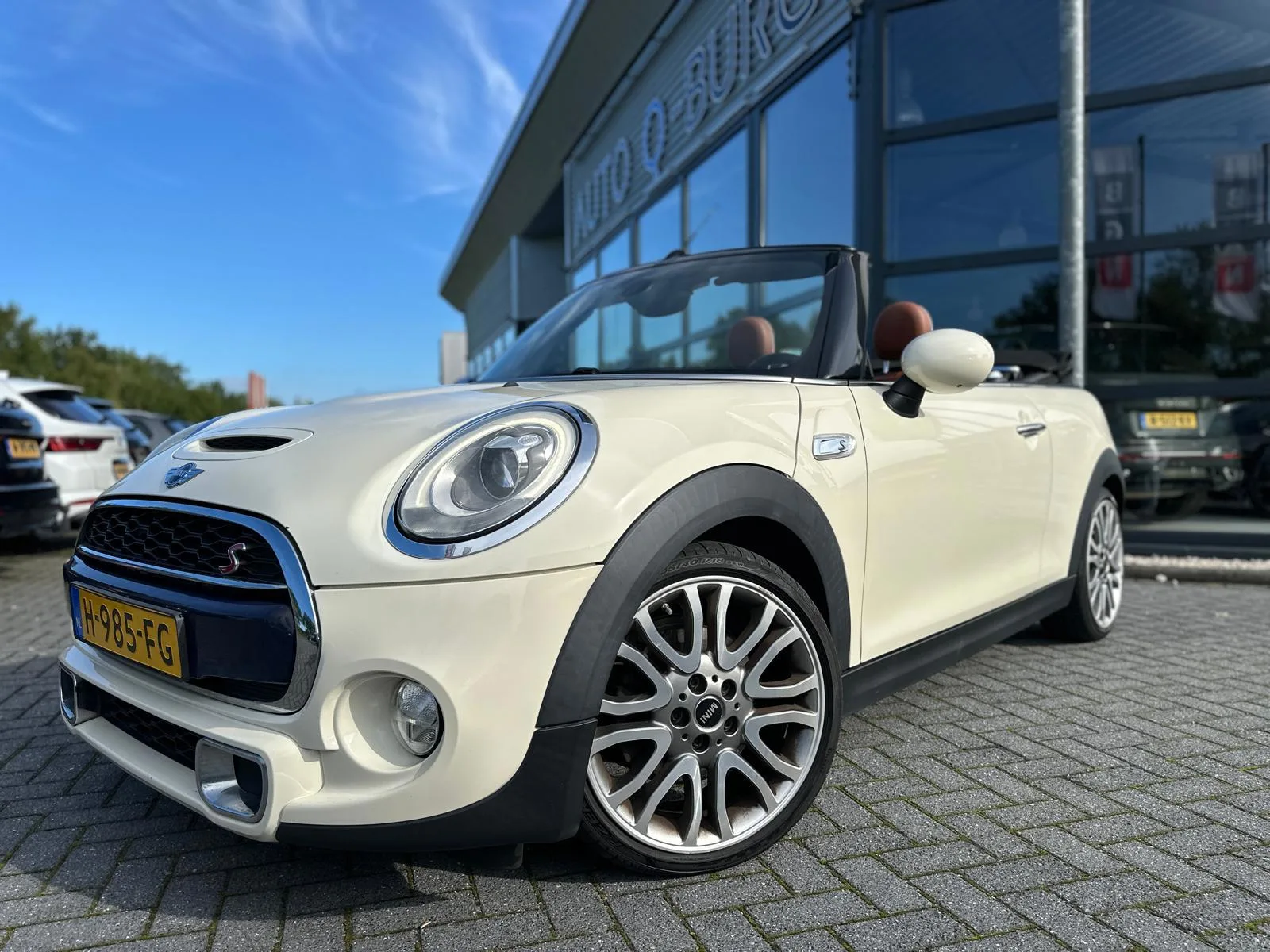 MINI Cabrio (2016) — foto 1
