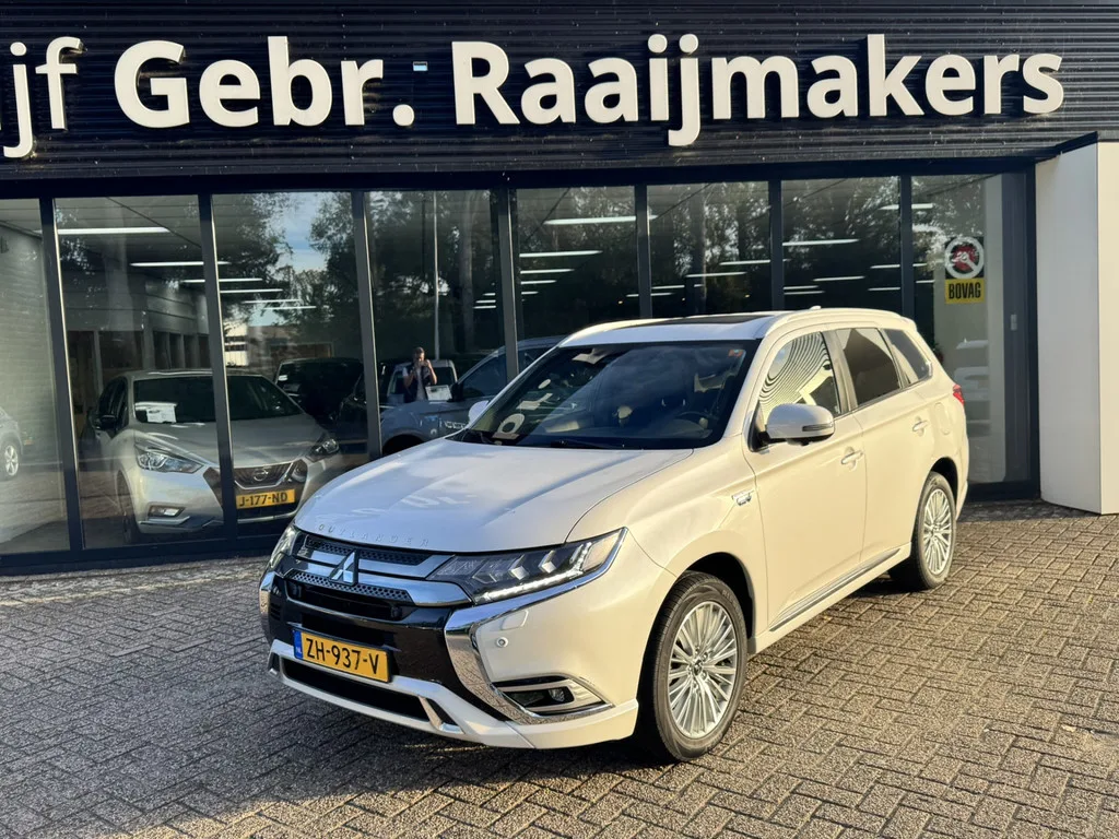 Mitsubishi Outlander (2019) — foto 1