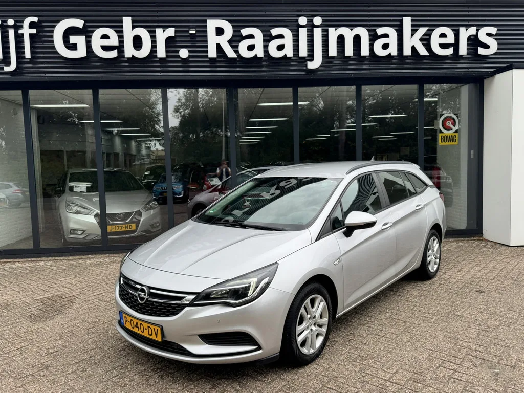 Opel Astra (2018) — foto 1