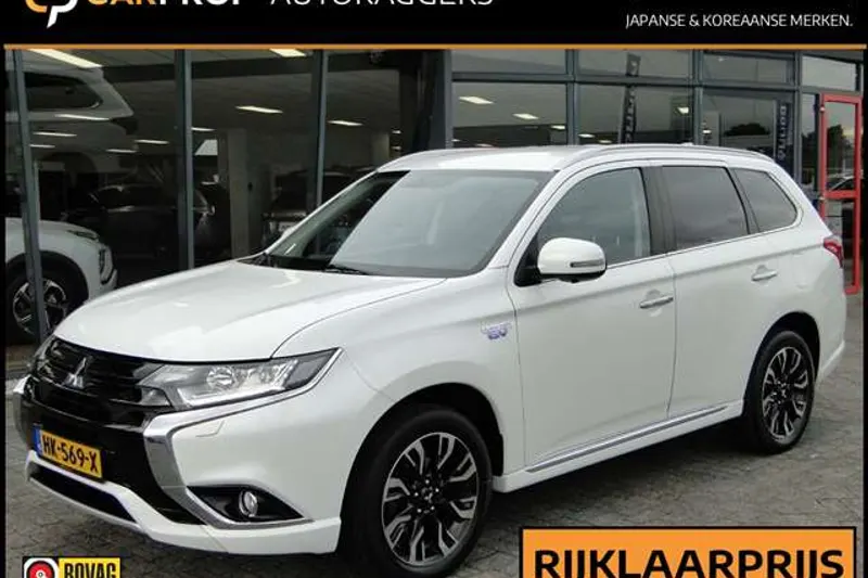 Mitsubishi Outlander (2015)